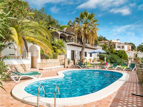 Fühlen sie sich ganz wie zu hause in ihrem eigenen ferienhaus mit pool und aussicht auf das meer! Ferienwohnungen & Ferienhäuser an der Costa Brava mieten ...