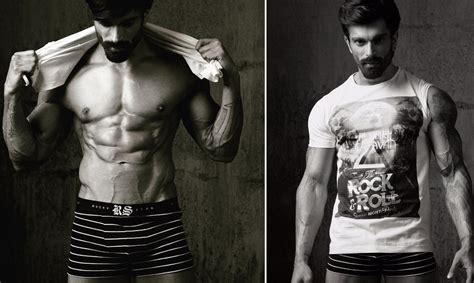 Shirtless Bollywood Men Karan Singh Grover In His Underwear