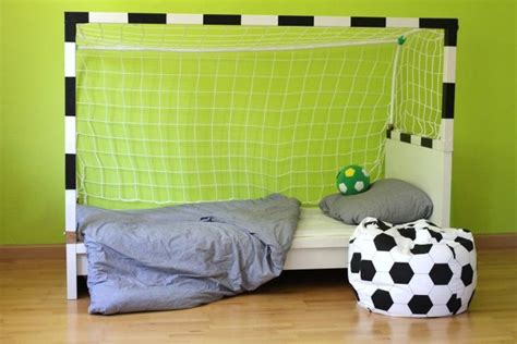 Nicenico ist seit dem jahr 2010 auf dem markt tätig. DIY: Fussball-Bett für Kinder - Leonie Löwenherz | Kinder ...