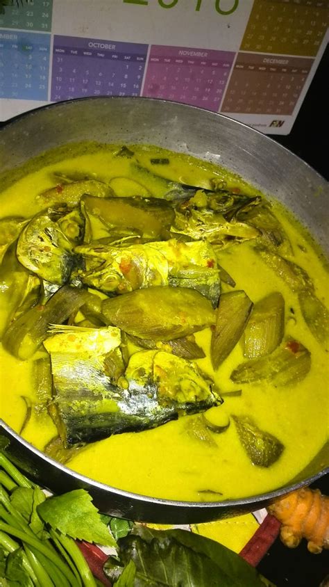 Masukkan juga cili merah tadi. namakucella: PISANG MUDA MASAK LEMAK CILI API DENGAN IKAN ...