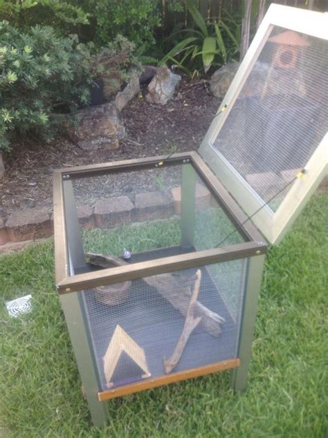 Setting up your bearded dragon's enclosure is a lot of fun but doesn't have to be expensive. Home made DIY bearded dragon enclosure for out side ...