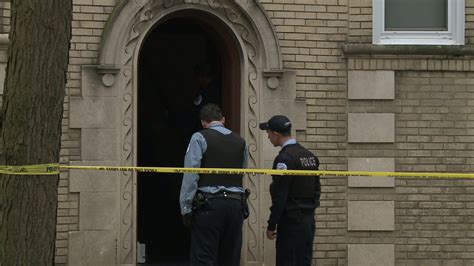 Woman Stabbed To Death In West Rogers Park Chicago Tribune