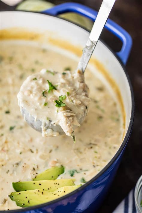 Unlike any other white chicken chili recipe out there that calls for cream cheese and heavy cream, i thicken my white chicken chili naturally. Creamy White Chicken Chili with Cream Cheese - HOW TO VIDEO