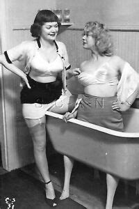 1940s 60s 4 X 6 Repro Risque Pinup RP Two Endowed Women In Bathtub