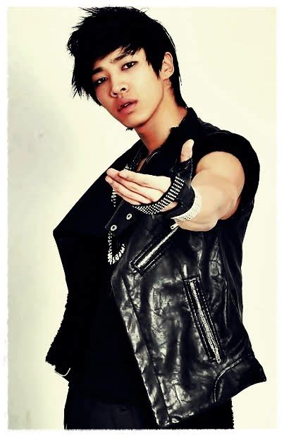 Debuted as a solo singer by the stage name ace junior 'aj' and then. FICTION WORLD: Lee Gi Kwang B2ST
