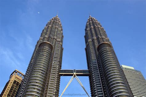 The have an outside portion, with a memorial that displays the names of all the fallen heroes of malaysia, and the inner portion takes you on a journey of the early history all the way to current times in malaysia. Petronas twin towers in Kuala Lumpur,: description, time ...