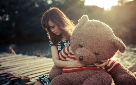 Sad Girl Hug Teddy Bear Wallpapers