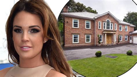 Danielle Lloyd Finally Sells £1 85 Million Luxury Home She Shared With Love Rat Husband Mirror