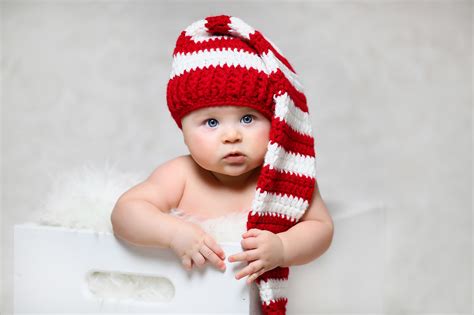 843460 Gray Background Infants Winter Hat Glance Hands Rare