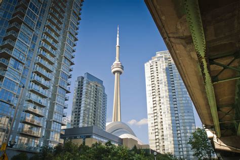 The cn tower, toronto's most eminent landmark offers amazing view of toronto. Können Sie alle 7 Weltwunder nennen?