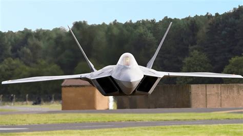 Us F 22 Pilot Performs Insane Vertical Take Off Youtube