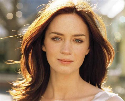 Emily Blunt Wallpapers Images Photos Pictures Backgrounds