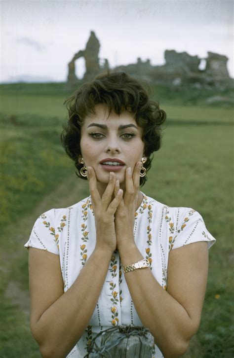 11 Of Sophia Lorens Best Vintage Beauty Looks Of All Time British Vogue