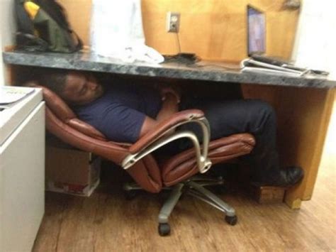 21 Hilarious Times People Were Caught Sleeping