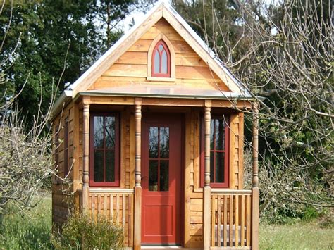 Pictures Of 10 Extreme Tiny Homes From Hgtv Remodels Home Remodeling