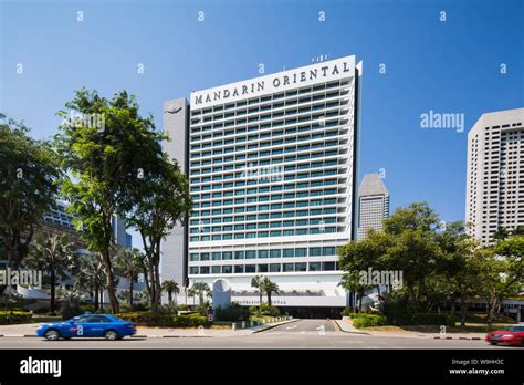 Luxury Vacation At Mandarin Oriental Hotel Singapore Stock Photo Alamy