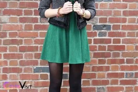 What Color Tights With Green Dress Black Beige Or Grey