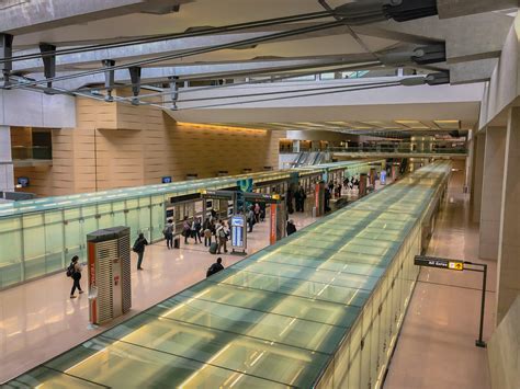 Washington Dulles Airport IAD Aerotrain - Chantilly VA ...