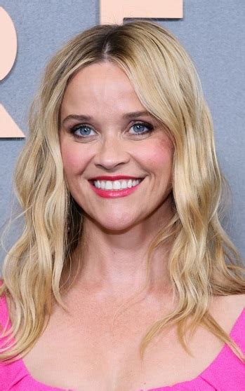 Reese Witherspoons Long Beach Waves Hairstyle 2022 Where The Crawdads Sing New York Premiere