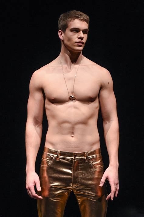 New York Welcomes Calvin Klein’s New Underwear Hunk And Youtube’s Tyler Oakley The New York Times