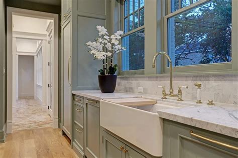 Apron kitchen sinks pros and cons. What Kitchen Sink Material Is Best? | Pros & Cons