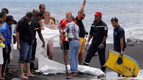 Man 26 Dies In Shark Attack Off Reunion Island Bbc News