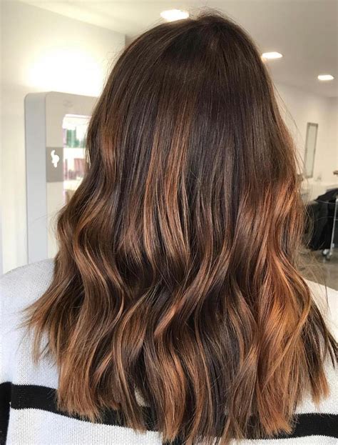 50 Beautiful Hairstyles With Caramel Highlights Hair Adviser
