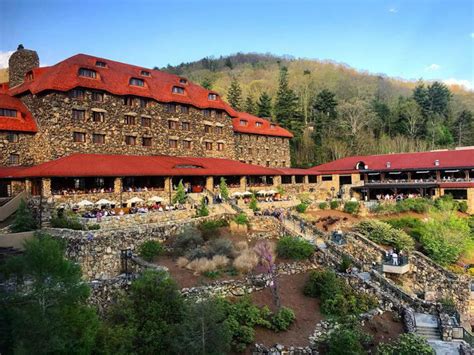 The best way to get from asheville to the omni grove park inn costs only $11 and takes just 4 mins. The Omni Grove Park Inn in Asheville Has a Spooky Guest ...