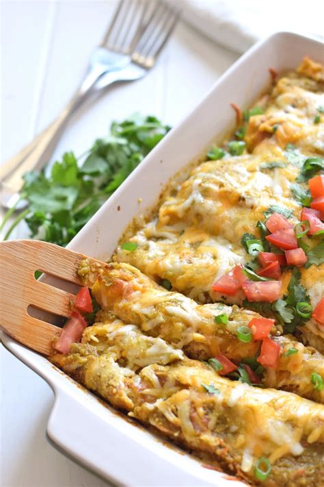 In a large bowl, combine the salsa verde and sour cream or greek yogurt. Salsa Verde Chicken Enchiladas - Isabel Eats