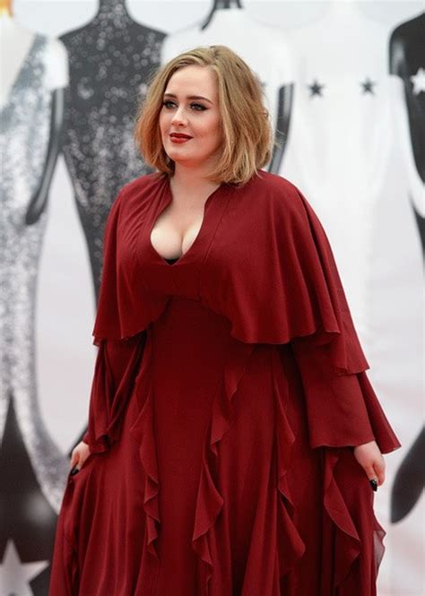 Adele Ganha Declaração Do Namorado Durante Performance No Brit Awards Celebridades Vogue