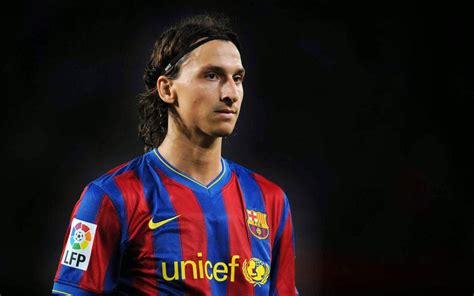 Fiery swedish soccer player zlatan ibrahimovic became one of europe's top strikers while starring born on october 3, 1981, in malmö, sweden, zlatan ibrahimovic overcame a rough upbringing to. Zlatan Ibrahimović Swedish footballer Biography,profile ...