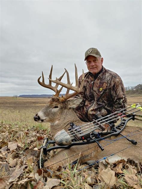 165 Whitetail Deer In Minnesota By Doug Schmode