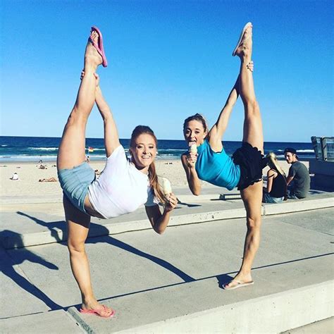 Yoga Acro Couples Beginner Poses Girls Inspiration 👉 Get Your Free Yoga Videos Poses On Liayoga