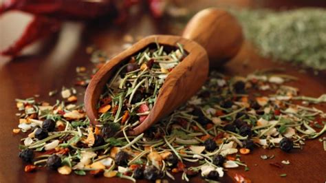 7 Most Popular Italian Herbs And Spices And How To Use Each Elmens