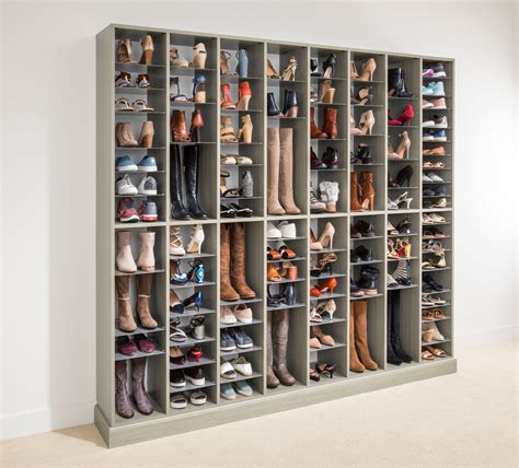 Reach In Closet With Adjustable Shoe Organizer Easyclosets
