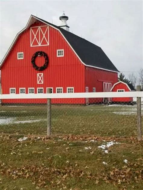 45 Beautiful Rustic And Classic Red Barn Inspirations Red Barn Barn Makeover Barn