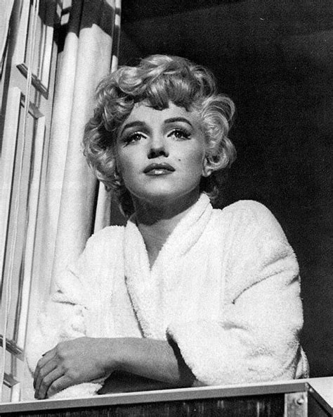 Marilyn On The Set Of The Seven Year Itch 1955 Marilynmonroe