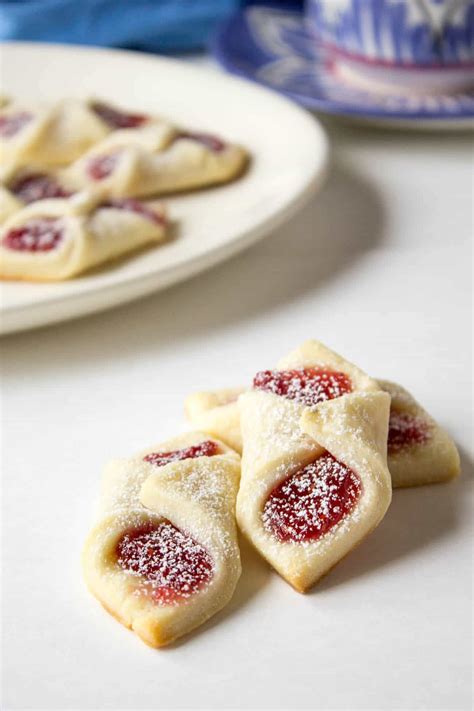 This link is to an external site that may or may not meet accessibility guidelines. Raspberry Bow Tie Cookies | Recipe | Jam cookies, Jelly ...