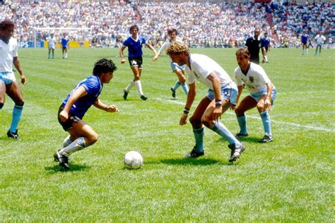 Un instante tan emocionante como este nunca dejará de tocar los corazones argentinos. Maradona a los ingleses: el gol más lindo que dio un ...
