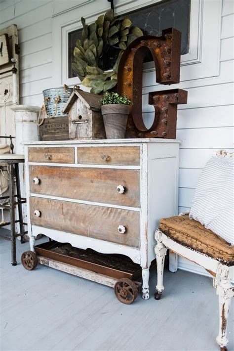 20 Amazing Farmhouse Rustic Porch Decor Ideas The Art In Life