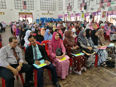 Pengurus kualiti bahagian pengurusan sekolah harian kementerian pelajaran malaysia aras 3&4, blok e2, kompleks e, pusat pentadbiran tuan haji masrol telah berkhidmat di jpn selangor mulai 2004 sebagai pengurus kualiti sebelum dilantik sebagai ketua sektor jaminan kualiti di pejabat. SMK AGAMA MELOR: Story Telling Competition 2018:State Level