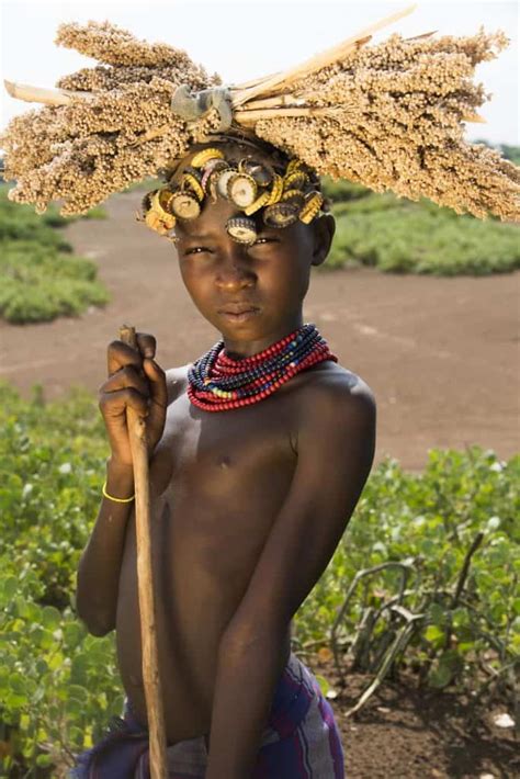 30 stunning photos capture remote african tribe s livelihood under threat page 3 of 5 true