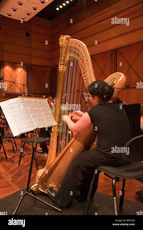 Harpist Hi Res Stock Photography And Images Alamy