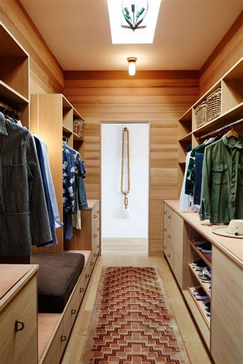 35 Best Walk In Closet Storage Ideas And Designs For Master Bedrooms
