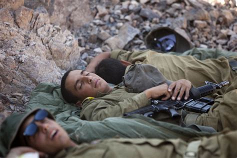 tim hetherington sleeping soldiers