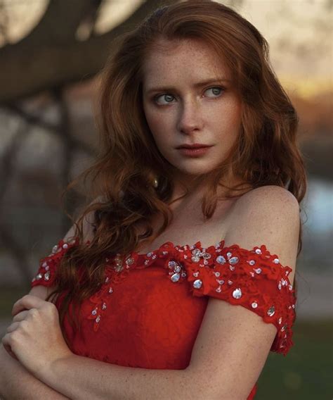 Pin By Island Master On Freckles Gingers Red In 2020 With Images Fashion Red Hair Women