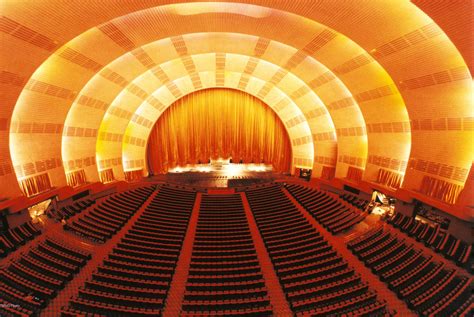 Radio City Music Hall New Yorks Showplace Of The Nation The Past