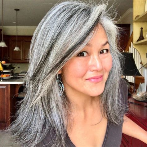 10 Habits Of Women Who Have Gorgeous Gray Hair Making Midlife Matter
