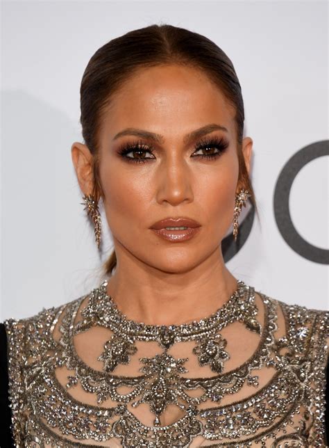 Swoon At All The Stunning Hair And Makeup From The People S Choice Awards Jennifer Lopez
