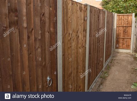 Palisade Security Fencing Hi Res Stock Photography And Images Alamy